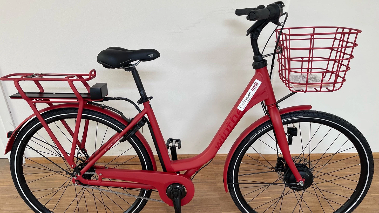 Blå elcykel.